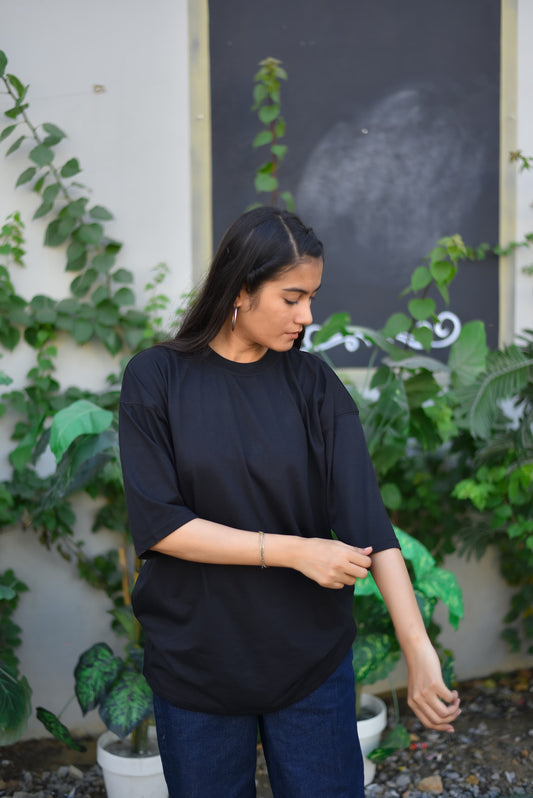 Basic Oversize Black Tee